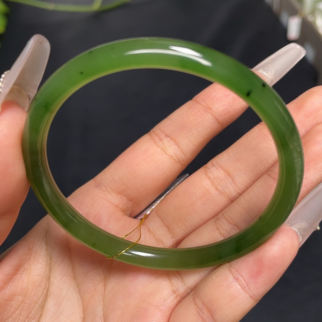和田玉未镶嵌手镯冰阳绿！57