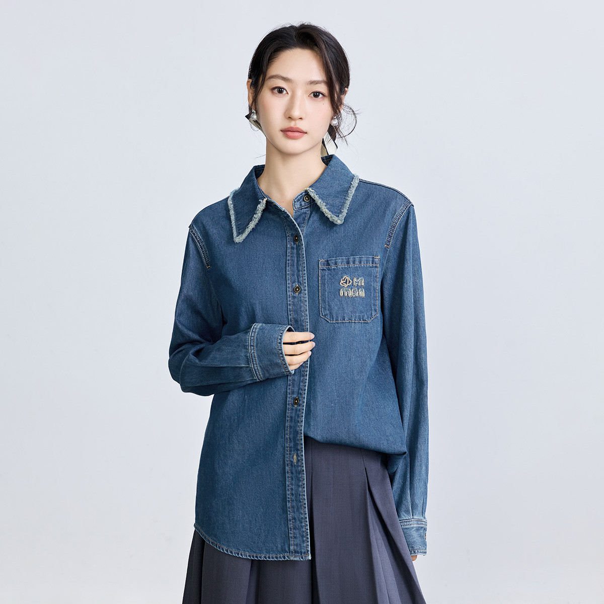 茵曼纯棉时尚复古长袖牛仔衬衫女秋季宽松百搭舒适叠穿衬衣
