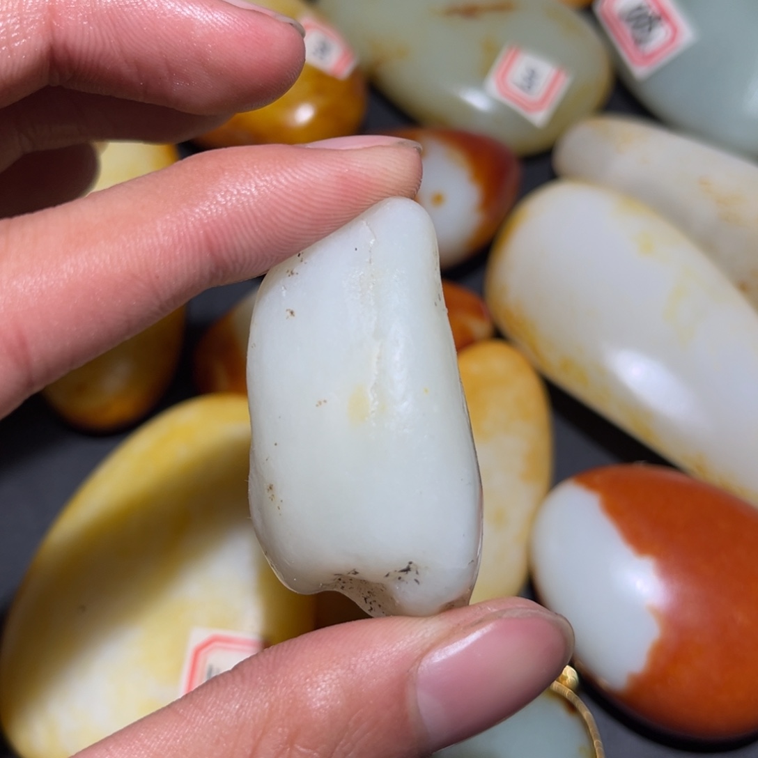 和田玉未镶嵌珠宝奇石