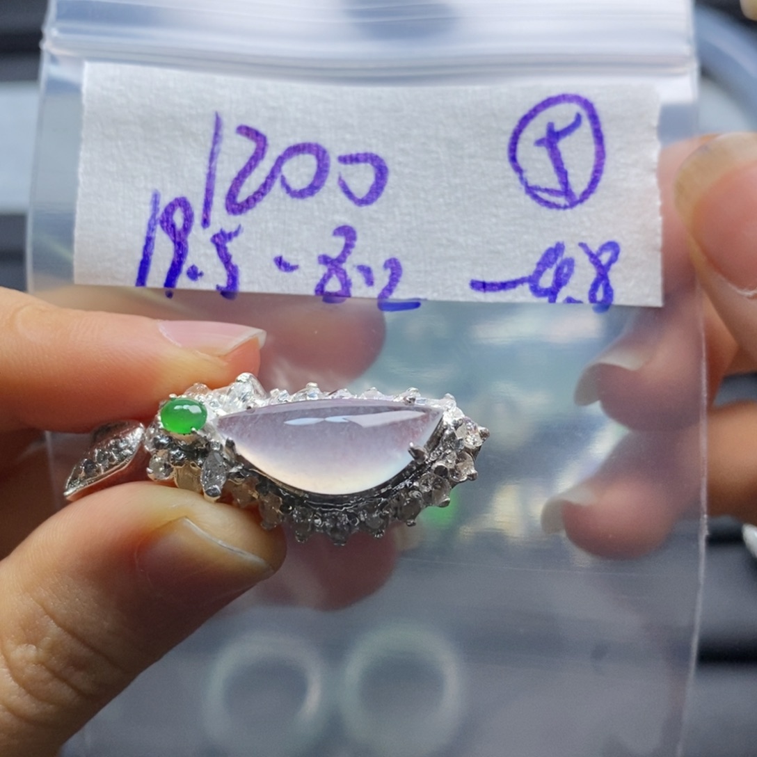 定制翡翠未镶嵌翡翠