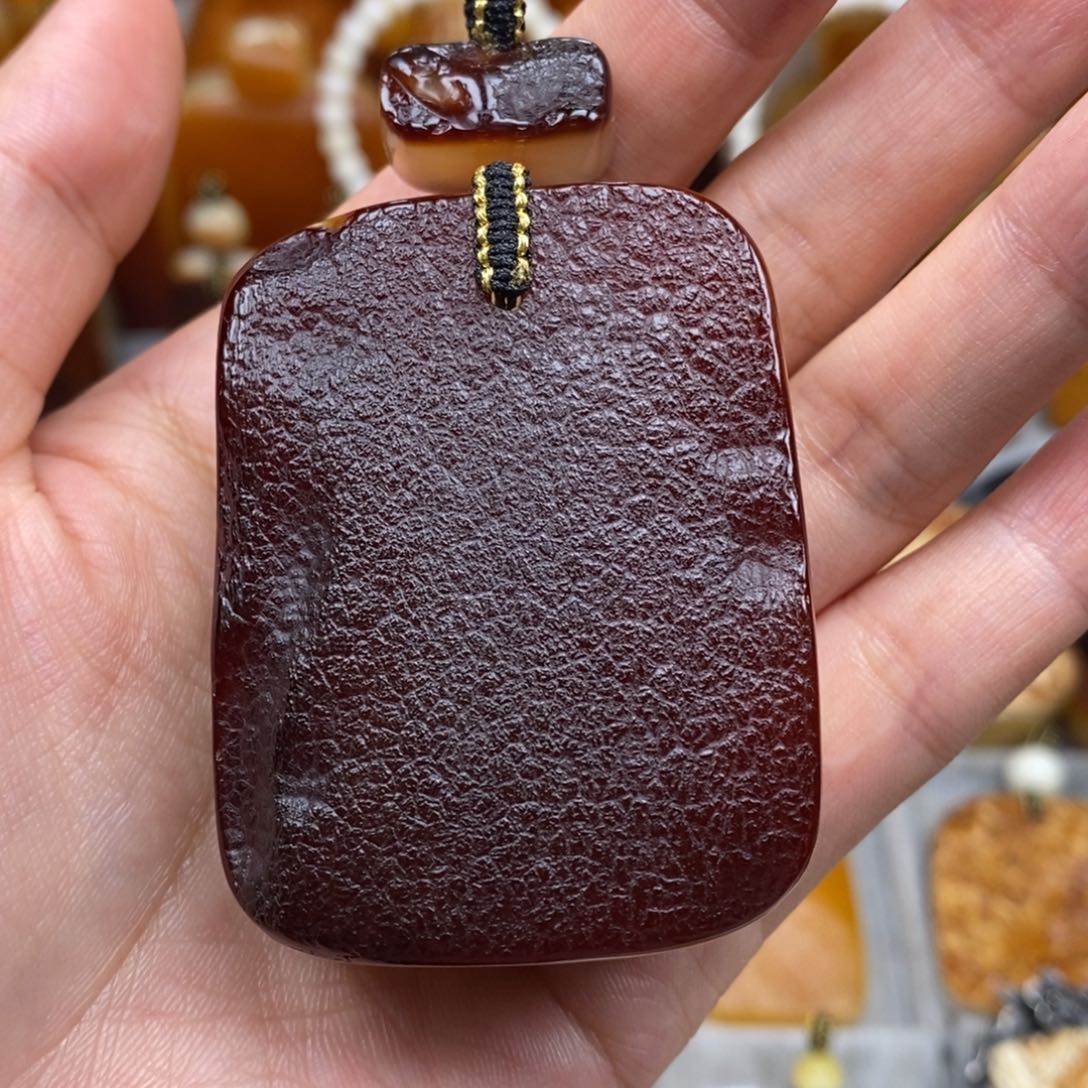 未镶嵌琥珀珠宝奇石