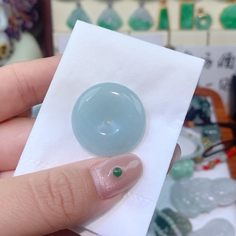 颈饰未镶嵌翡翠平安扣