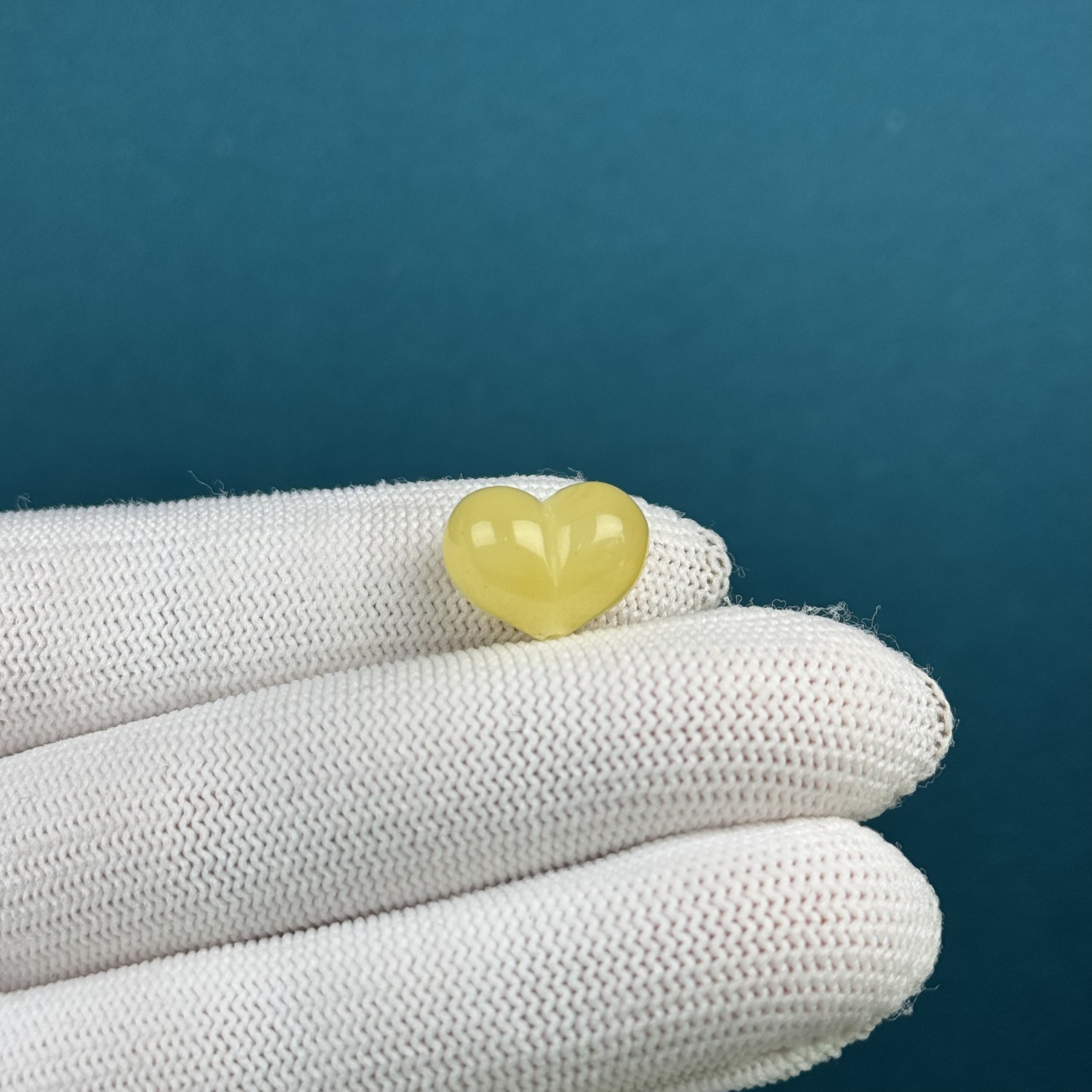 F4490天然原矿蜜蜡 屁桃爱心 15*11*9mm支持复检假一罚十