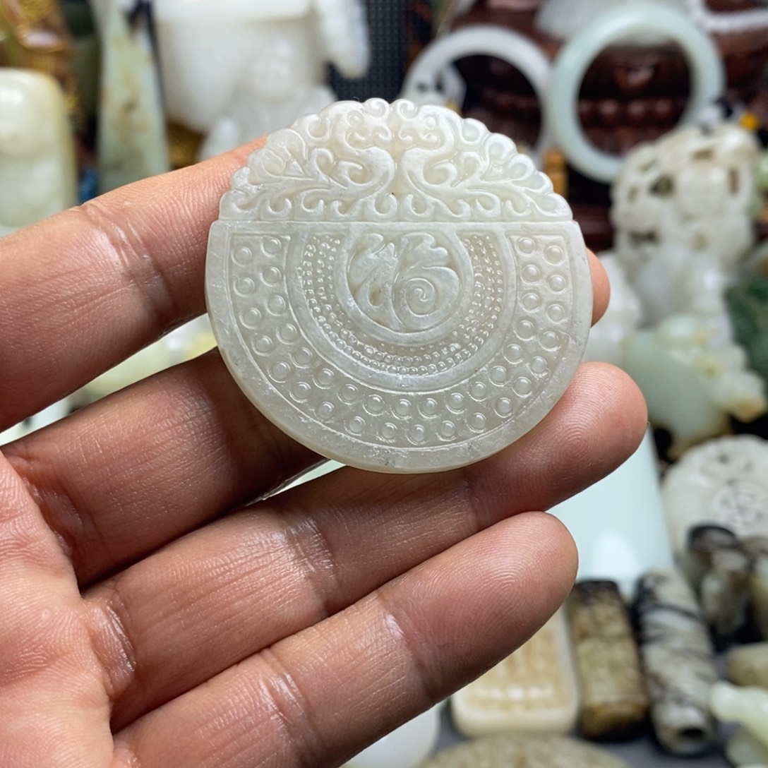 和田玉（糖玉）未镶嵌颈饰