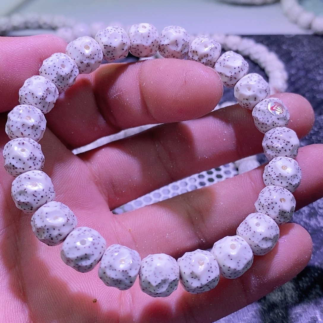 柏香籽/百香籽吊坠徐**?