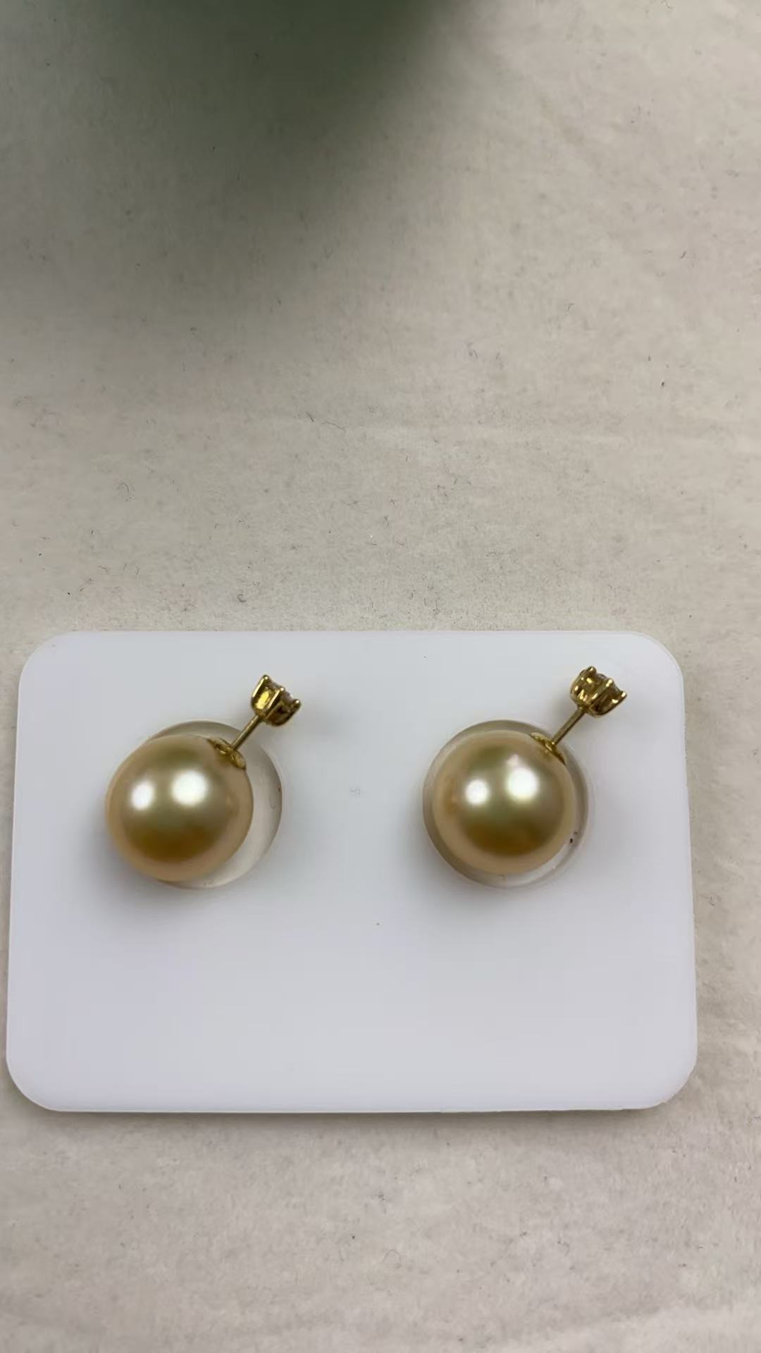 海水珍珠金珠两用耳钉，10-11mm,18k，正圆无暇