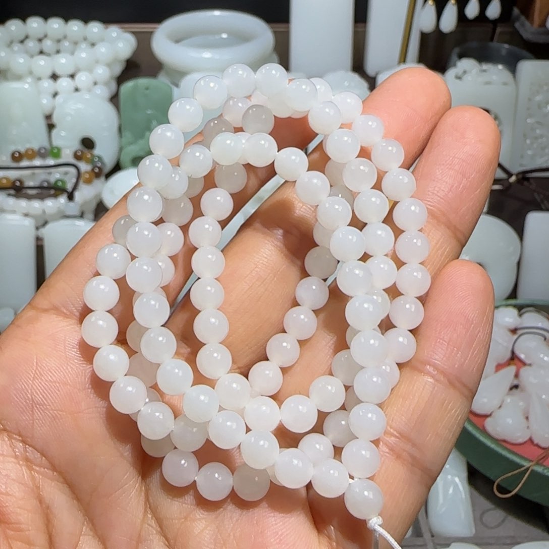 和田玉颈饰未镶嵌