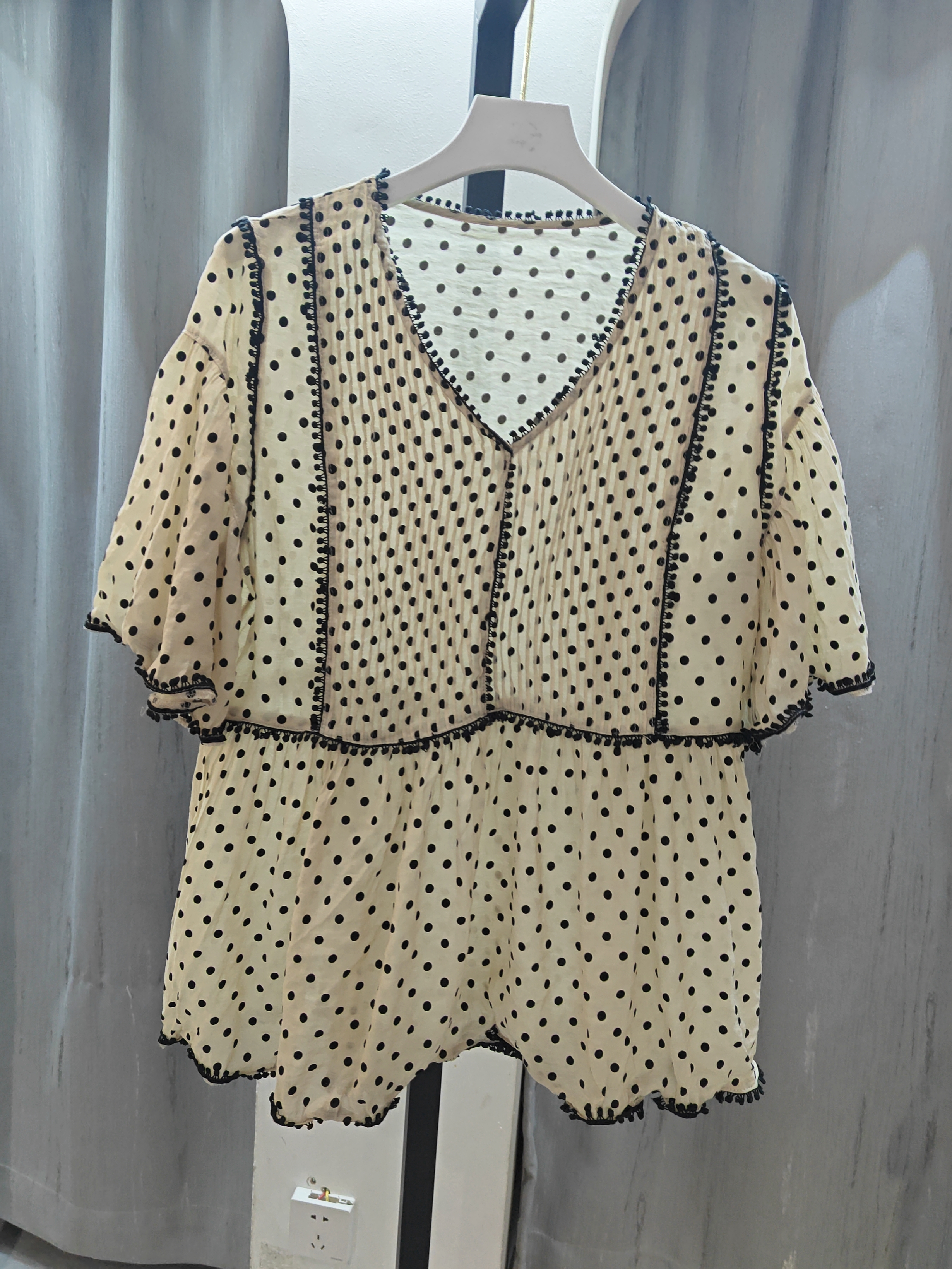 241喇叭袖波点宽松雪纺衫（120斤可穿）默认微瑕无运费险