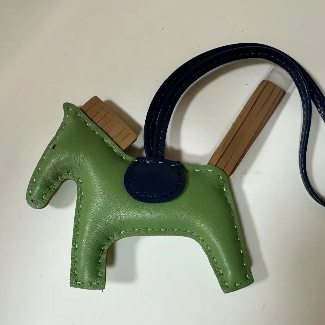 新 NF BB 黑色/新 NF BB 灰色/新 NF 大号（箱包小马挂件4）