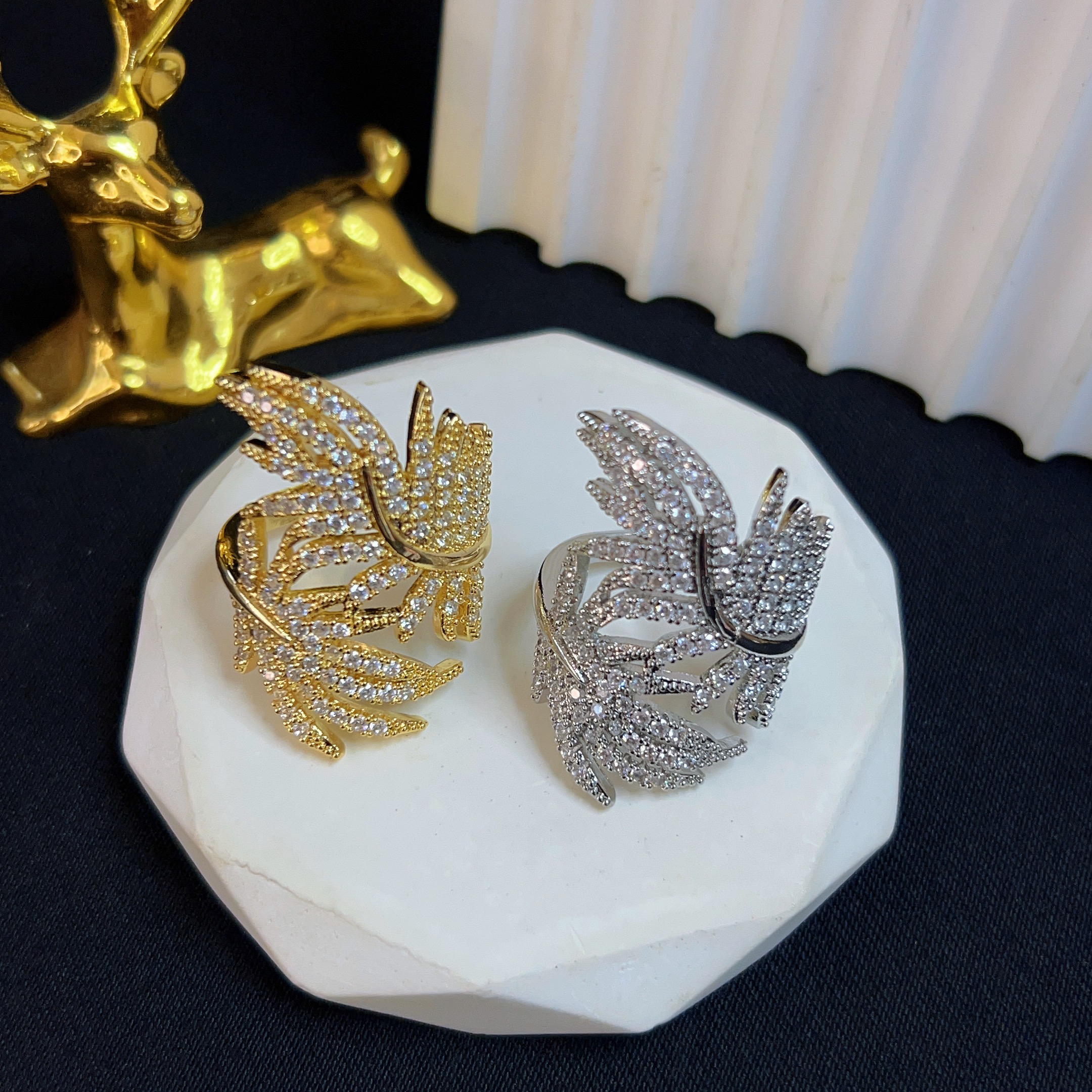 铜合金锆石戒指 哈尼西牧时尚华丽戒指#0009112