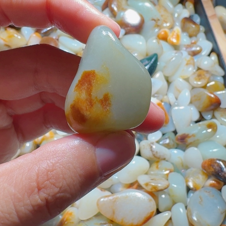 颈饰未镶嵌和田玉（糖玉）25克