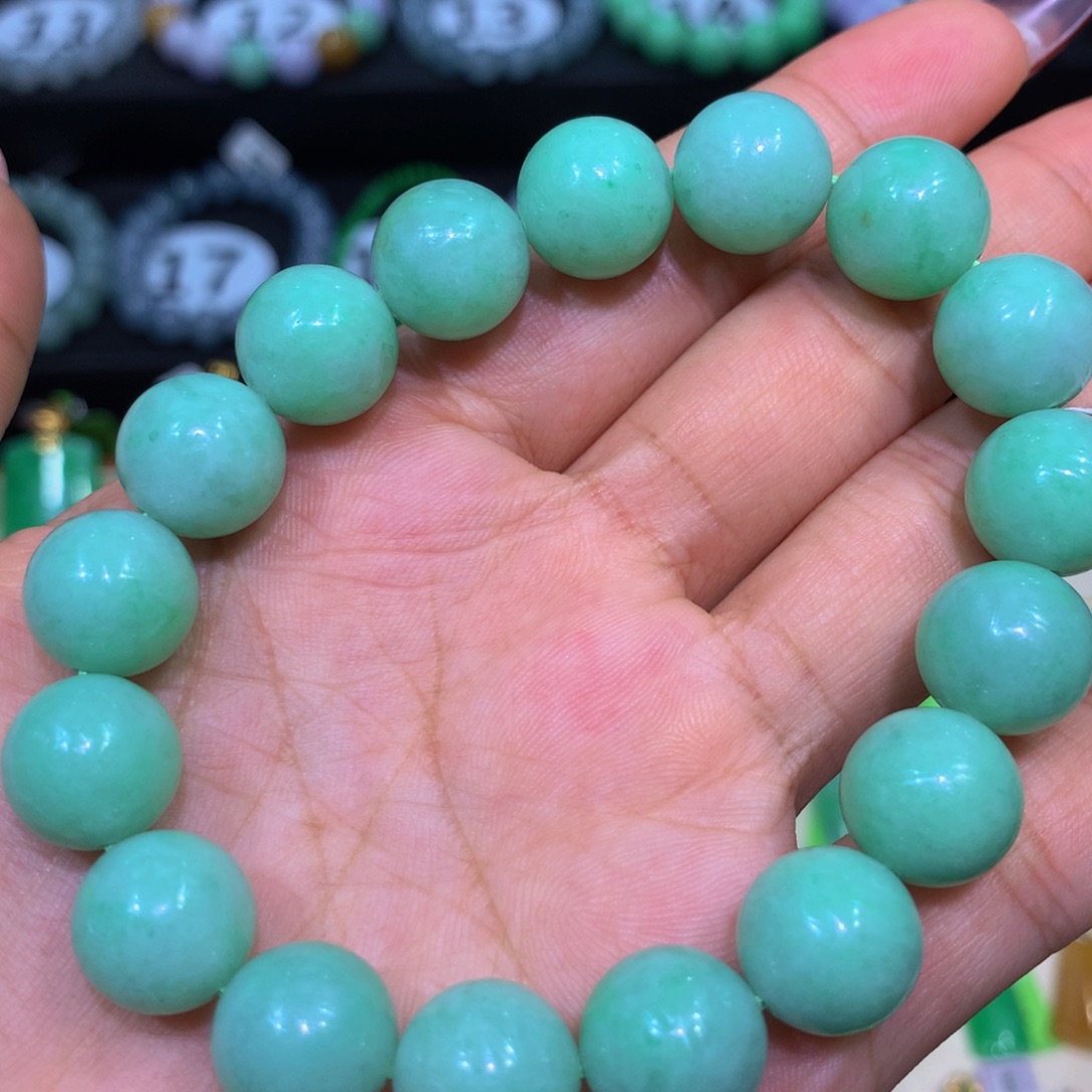 翡翠未镶嵌颈饰翡翠12