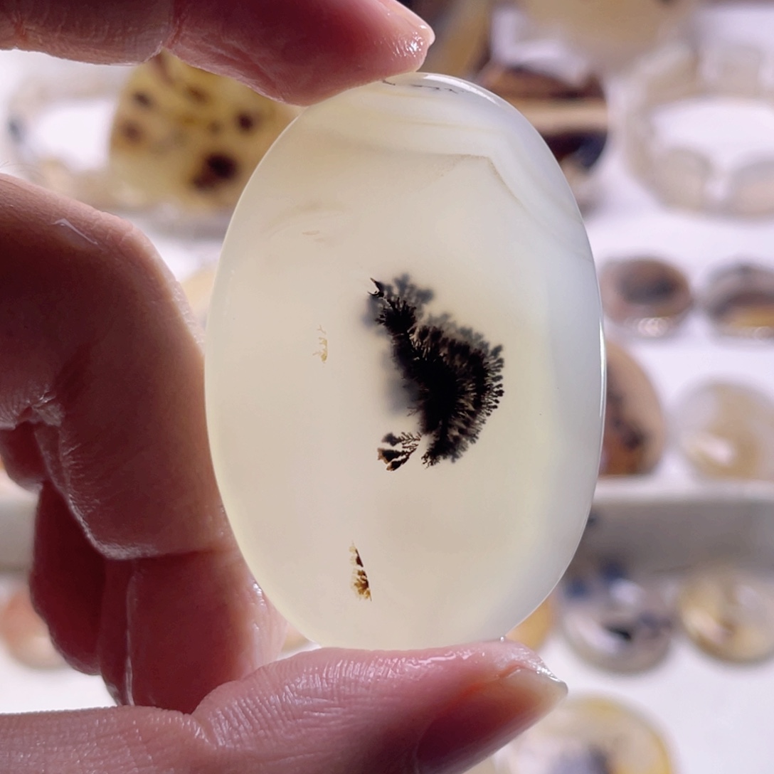 玛瑙/玉髓未镶嵌珠宝奇石