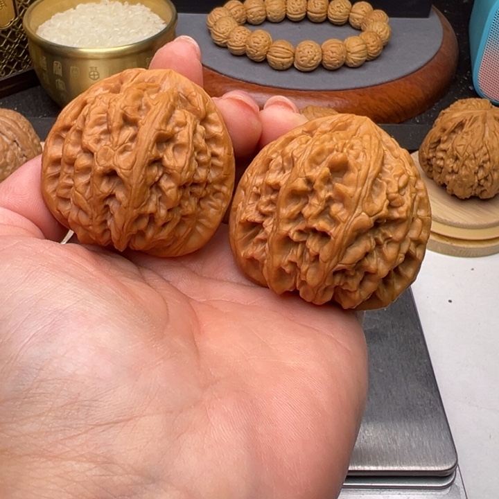 文玩核桃把件?****?静红锦鲤