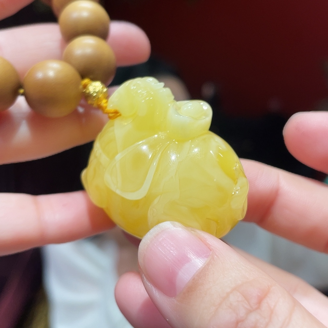 蜜蜡未镶嵌颈饰蜜蜡