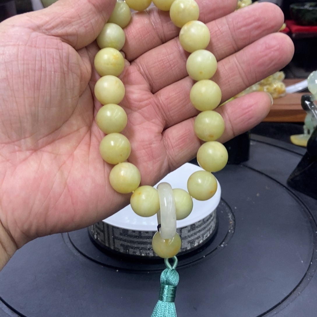 风***课石材天然岫岩玉手串