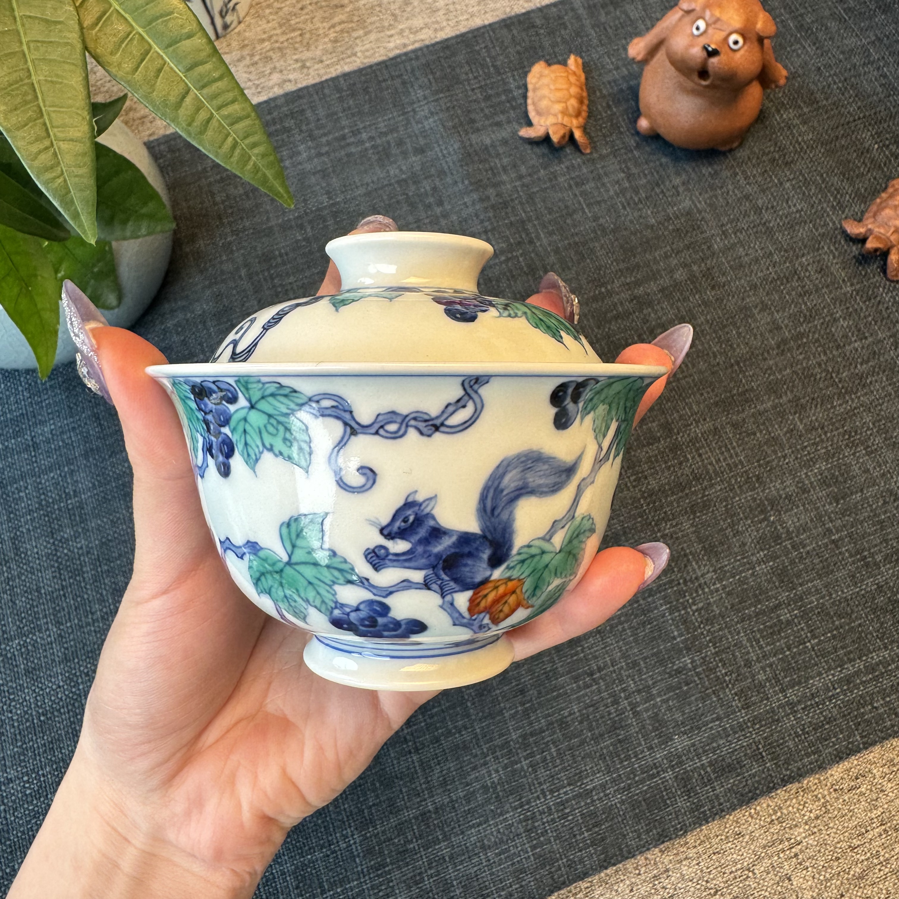 【苗華堂】仿明青花斗彩松鼠葡萄盖碗壶承矮炉式手工手绘陶瓷小盖碗