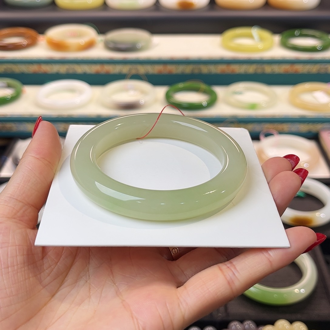 和田玉手镯未镶嵌冰胶翠青