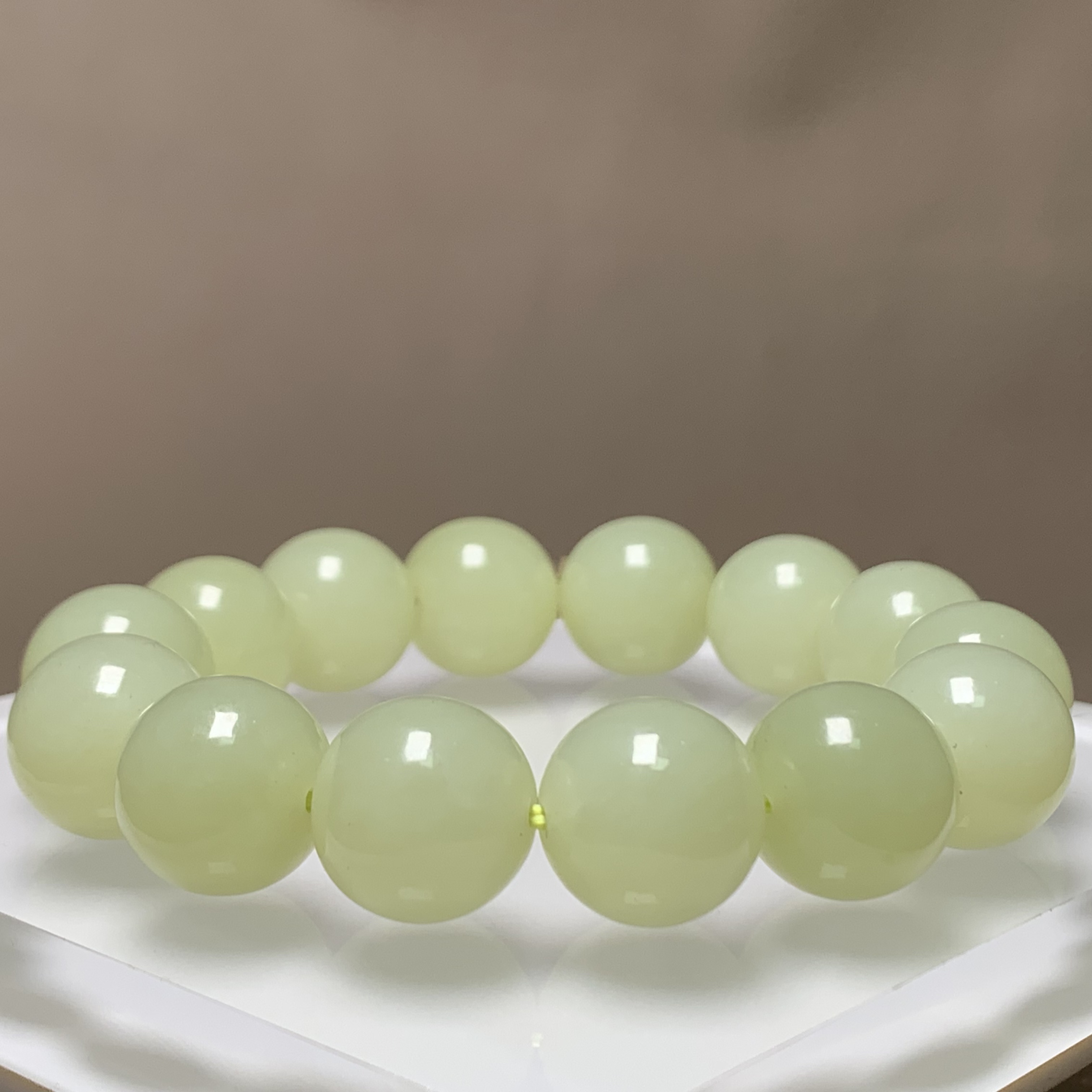 D865珠宝玉石精选和田玉手串