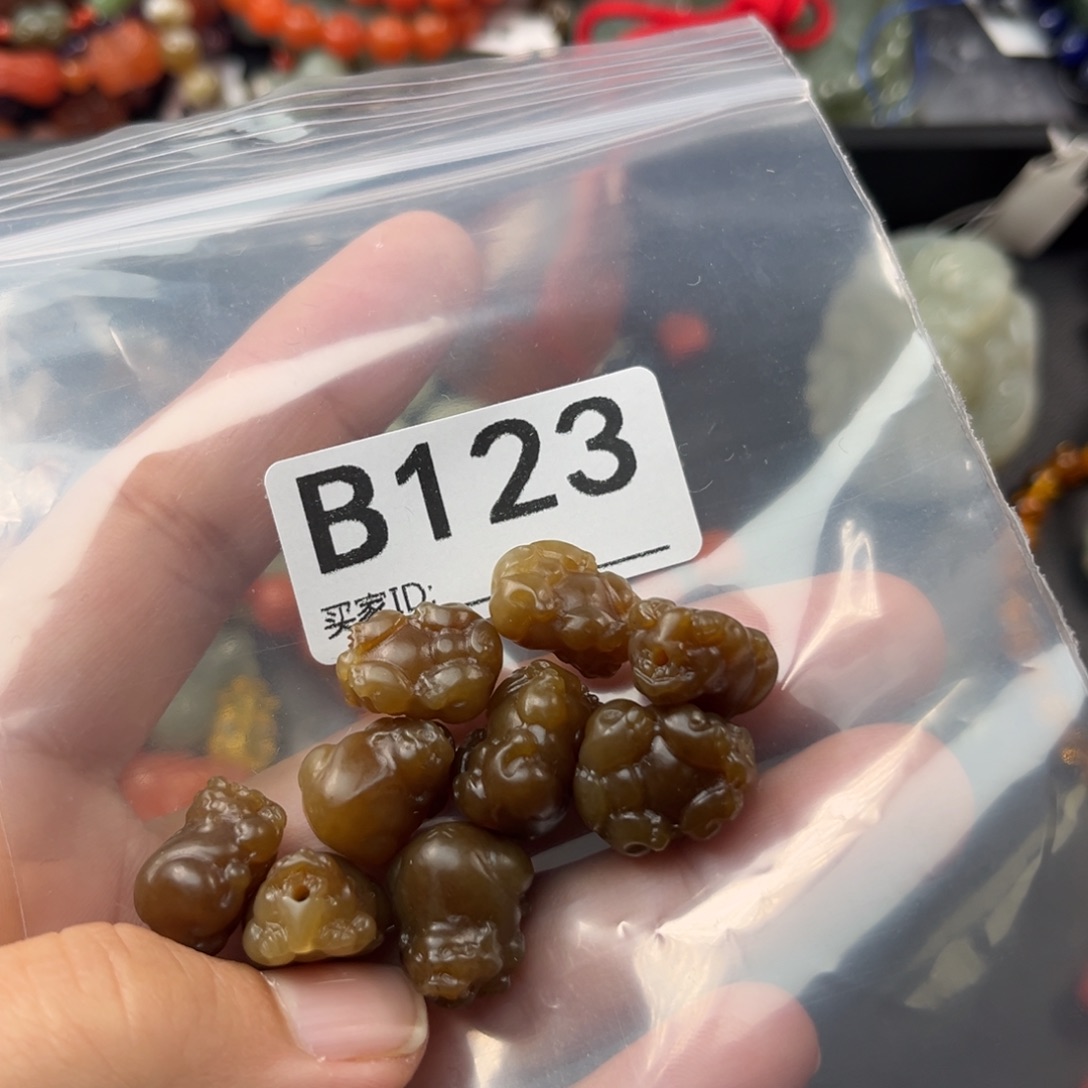 穆***鸣和田玉未镶嵌珠宝奇石