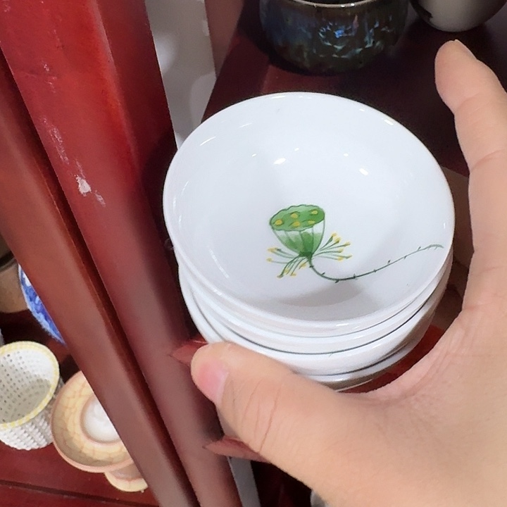 主人杯一个，瓷。。。