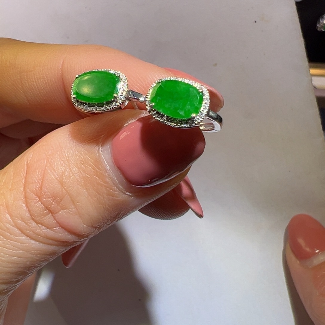 翡翠颈饰18K金镶嵌耳包