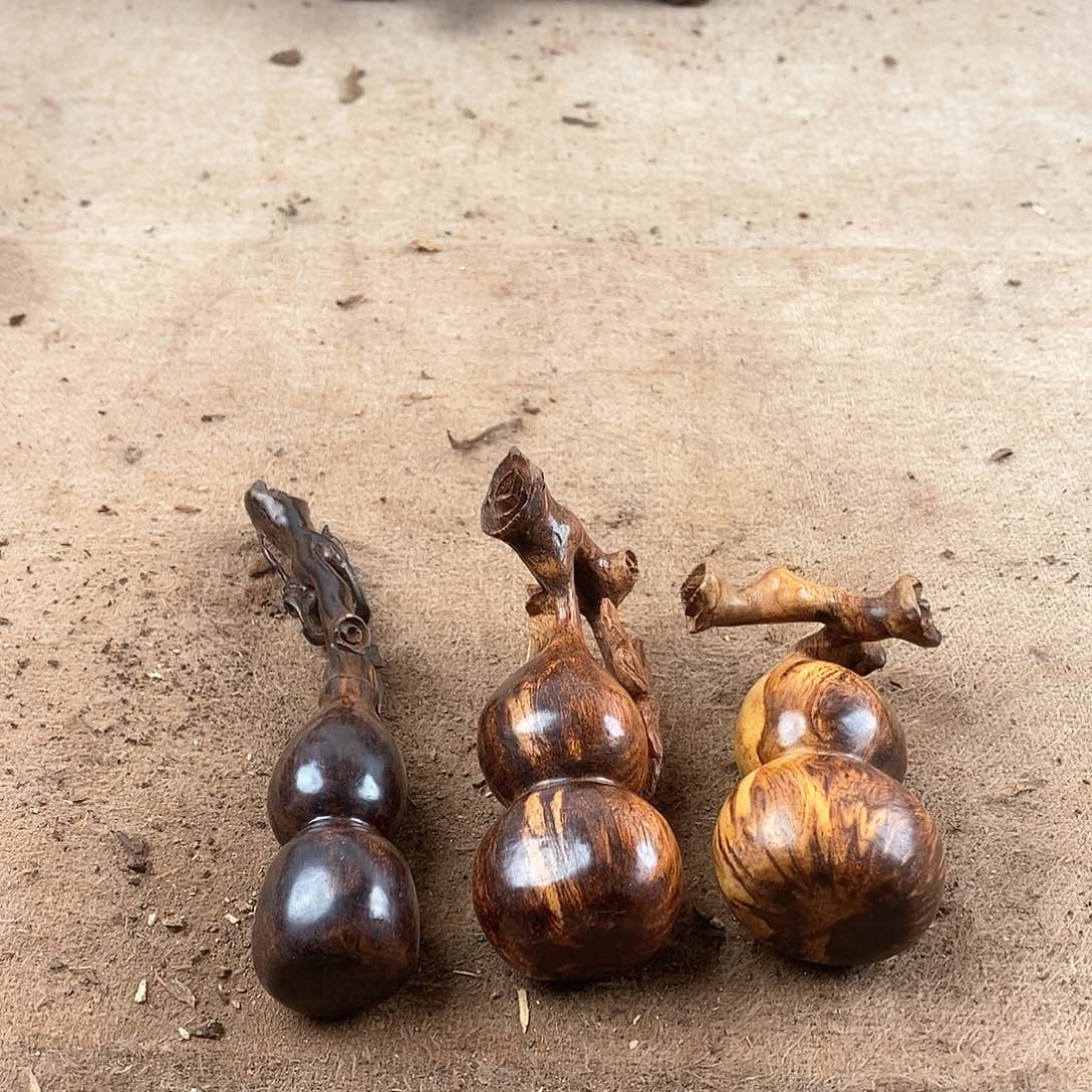 木马***1黄花梨随形料子