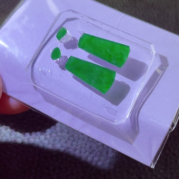 定制翡翠未镶嵌翡翠