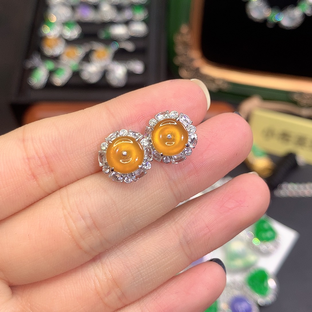 翡翠18K金镶嵌耳饰翡翠