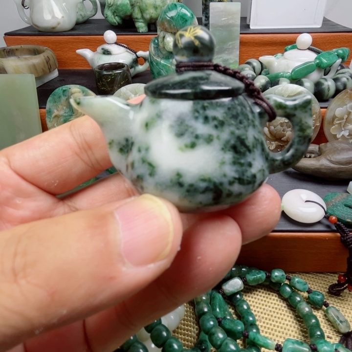 独山玉未镶嵌珠宝半成品