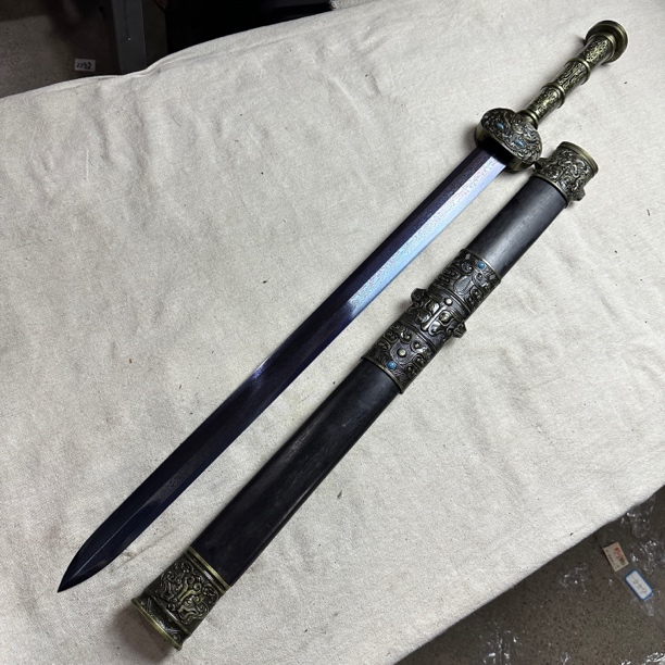 2323 龙泉昊天宝剑花纹钢风云剑黑木未开刃