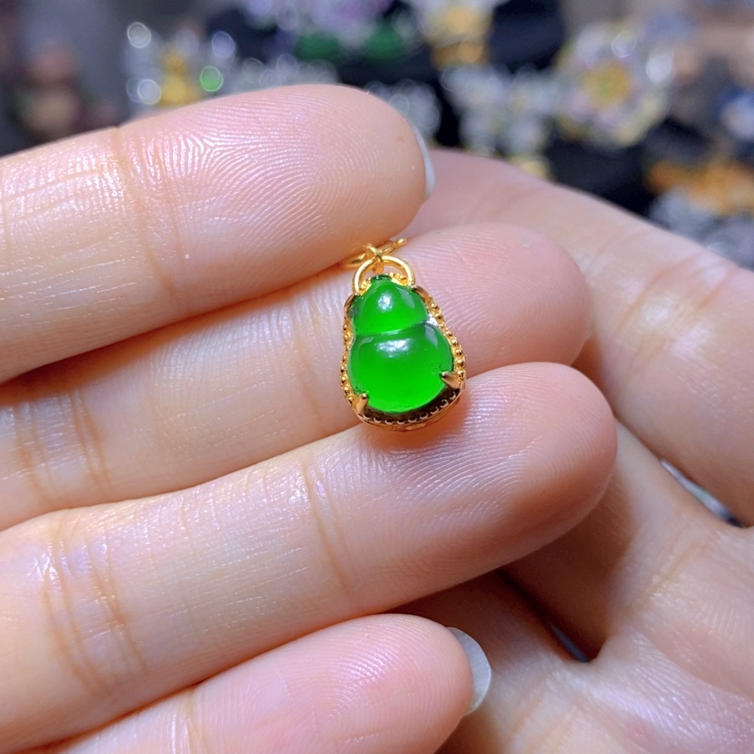 翡翠银S925镶嵌耳钉天然翡翠