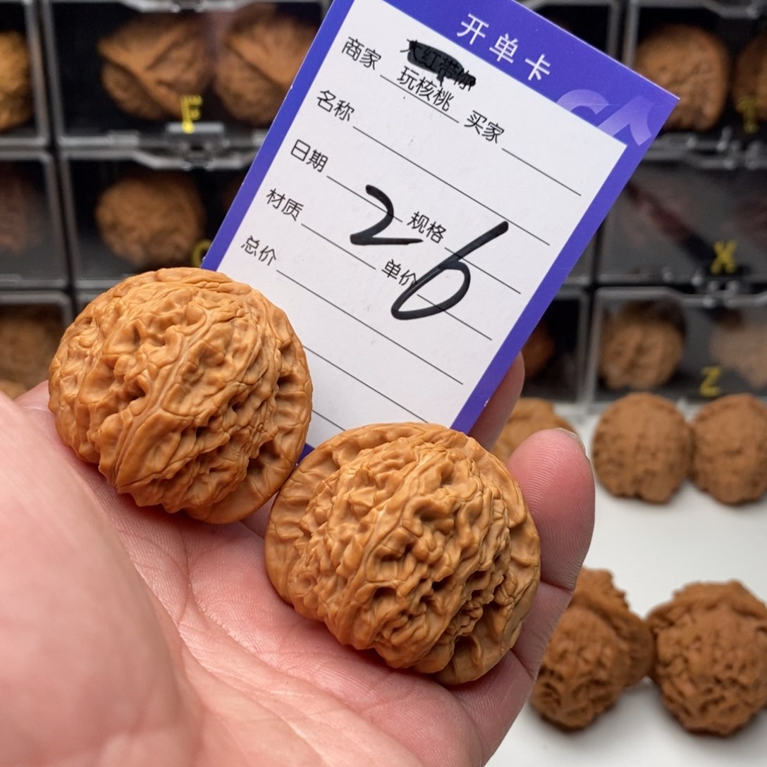 42全品闷白狮子头一对