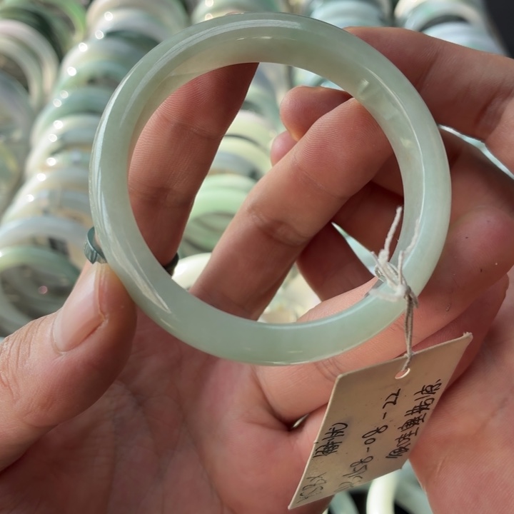 翡翠未镶嵌手镯翡翠手镯