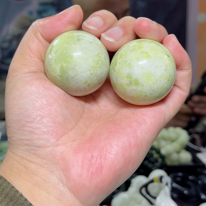 蛇纹石玉手球多样性发货未镶嵌