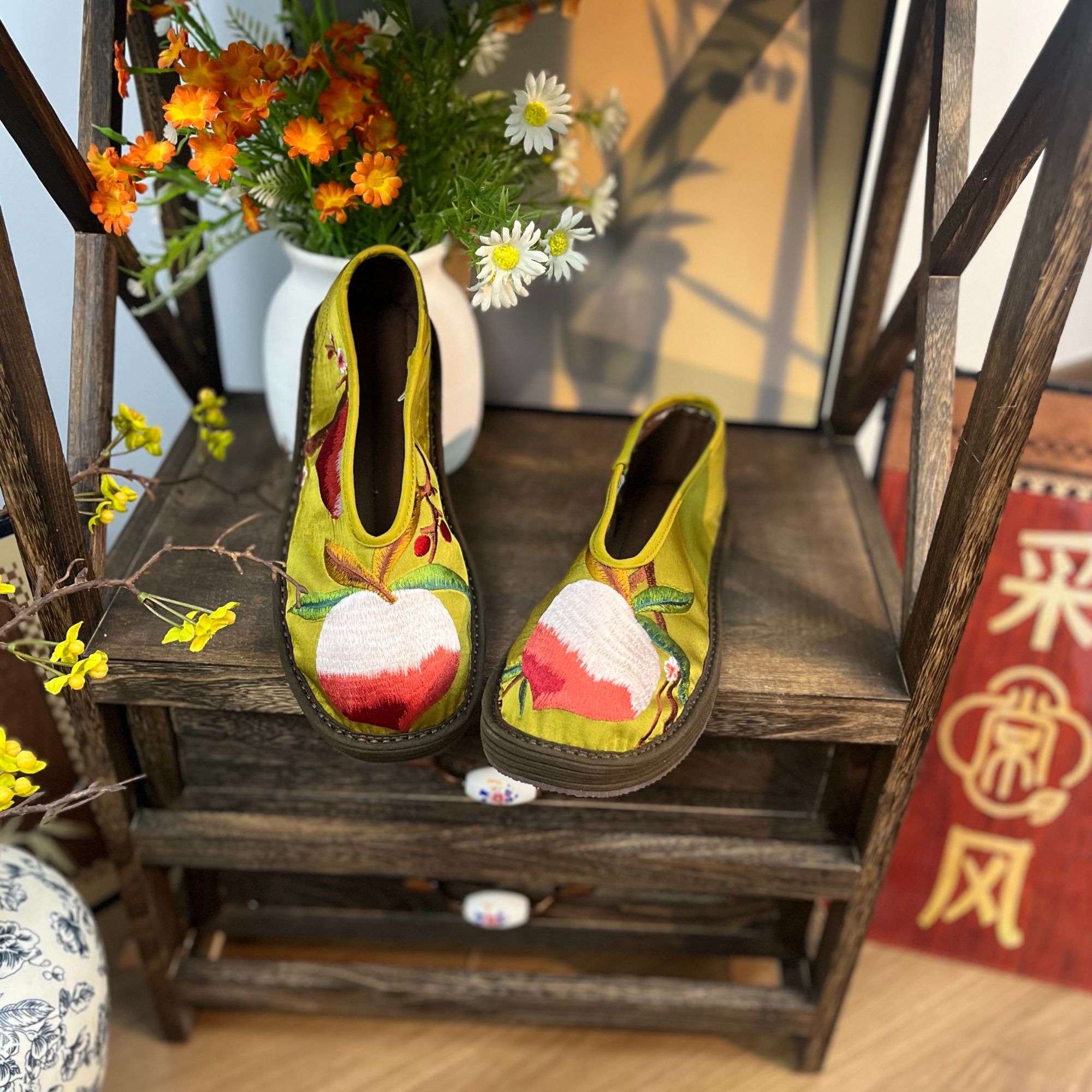 采棠风 2025秋上新（蟠桃）新中式时尚V口圆头百搭中国风手工布鞋