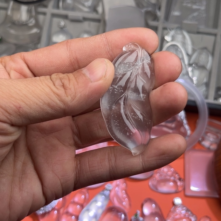 石英质玉未镶嵌颈饰