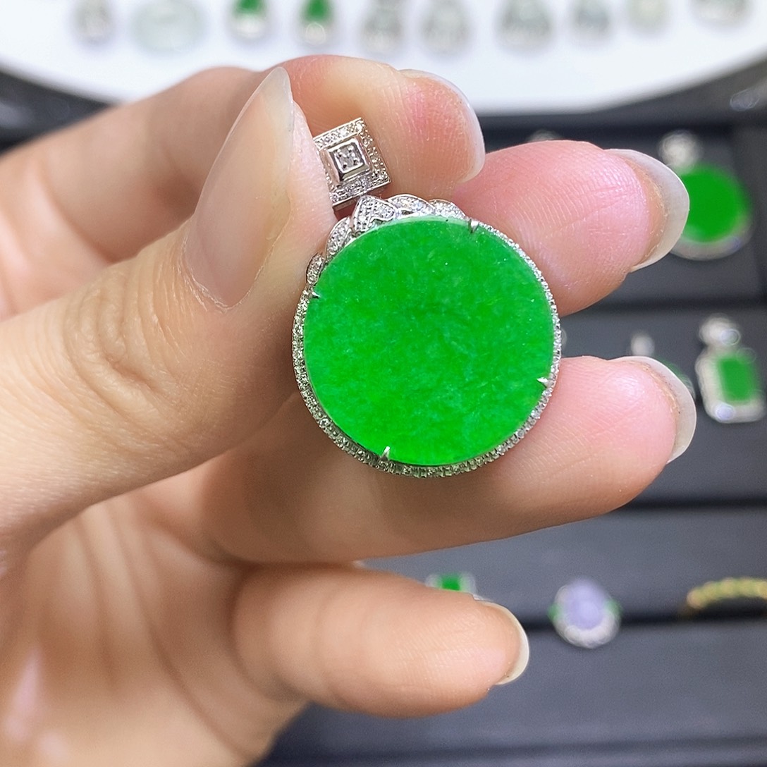 翡翠18K金镶嵌吊坠(不含链)