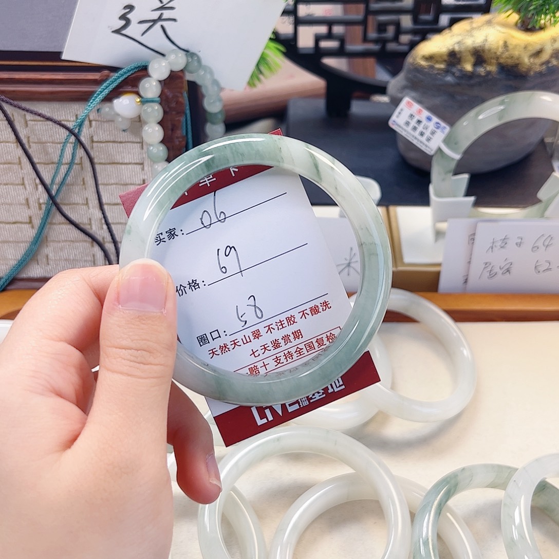 石英质玉未镶嵌手镯06