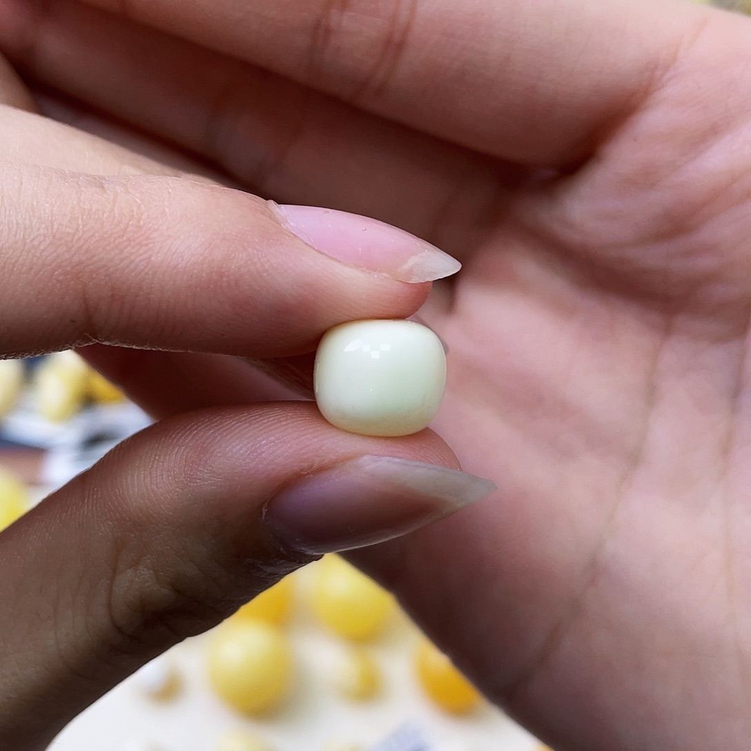 蜜蜡未镶嵌珠宝奇石纳*10.1mm白蜡老型