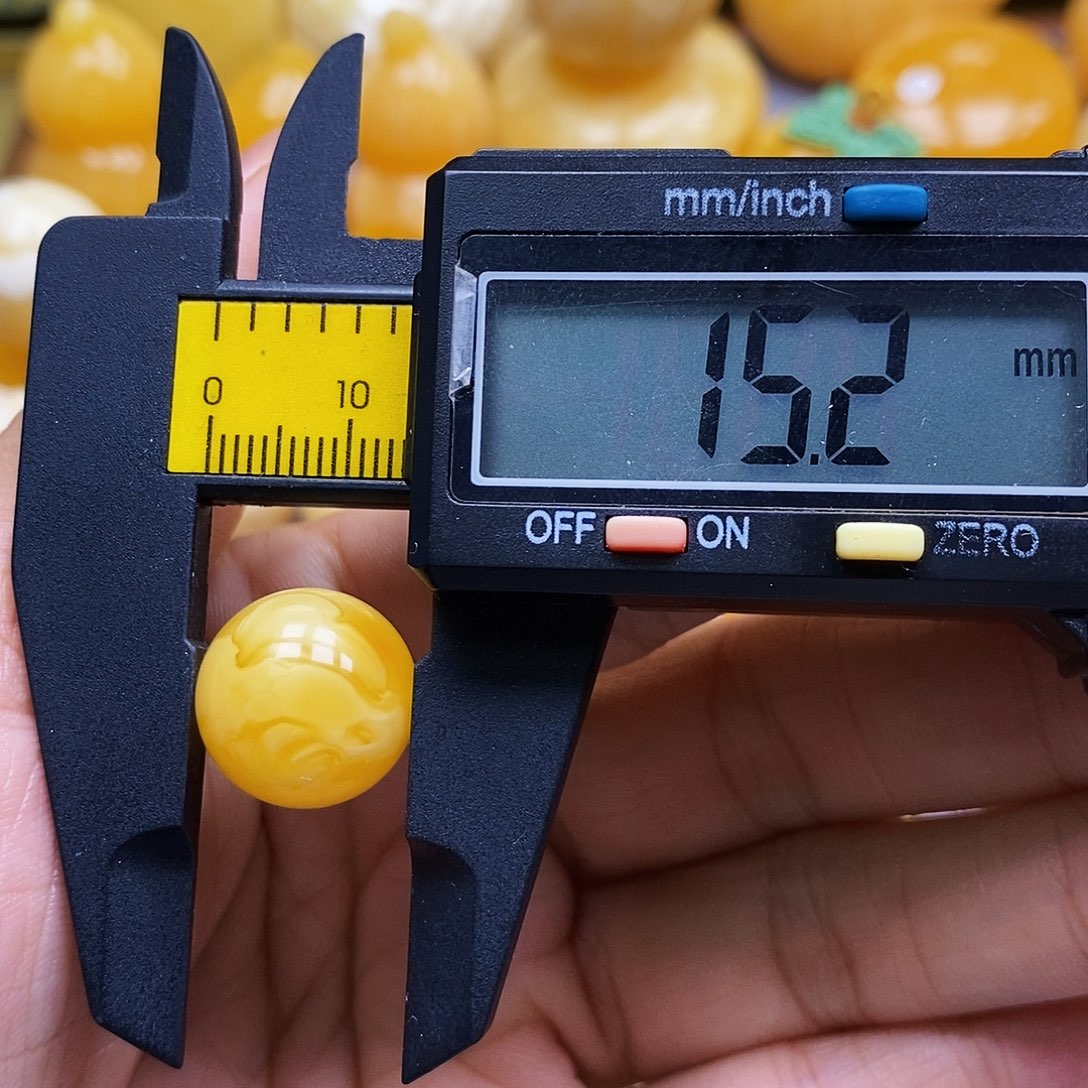 蜜蜡未镶嵌珠宝奇石