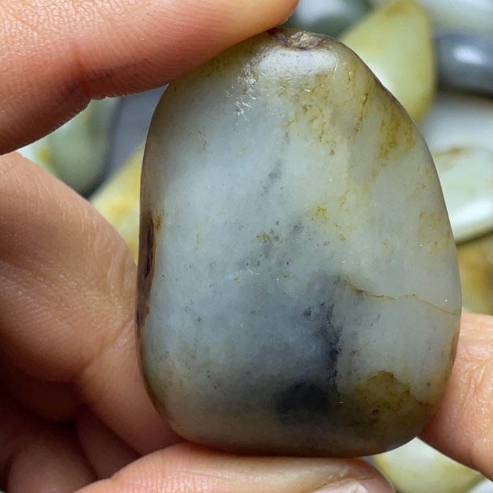 和田玉未镶嵌珠宝半成品