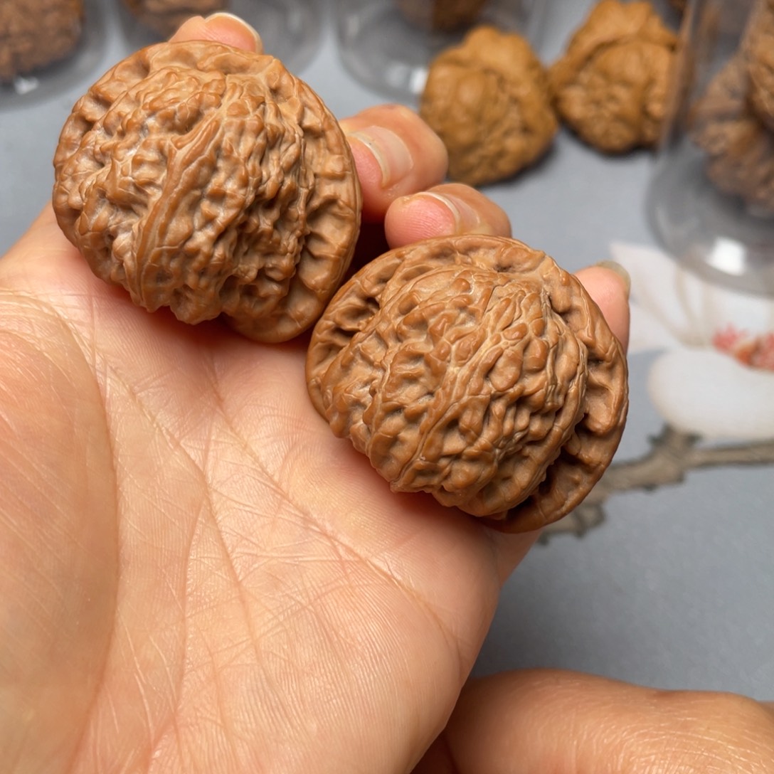 【闪购商品】文玩核桃吊坠白狮子………