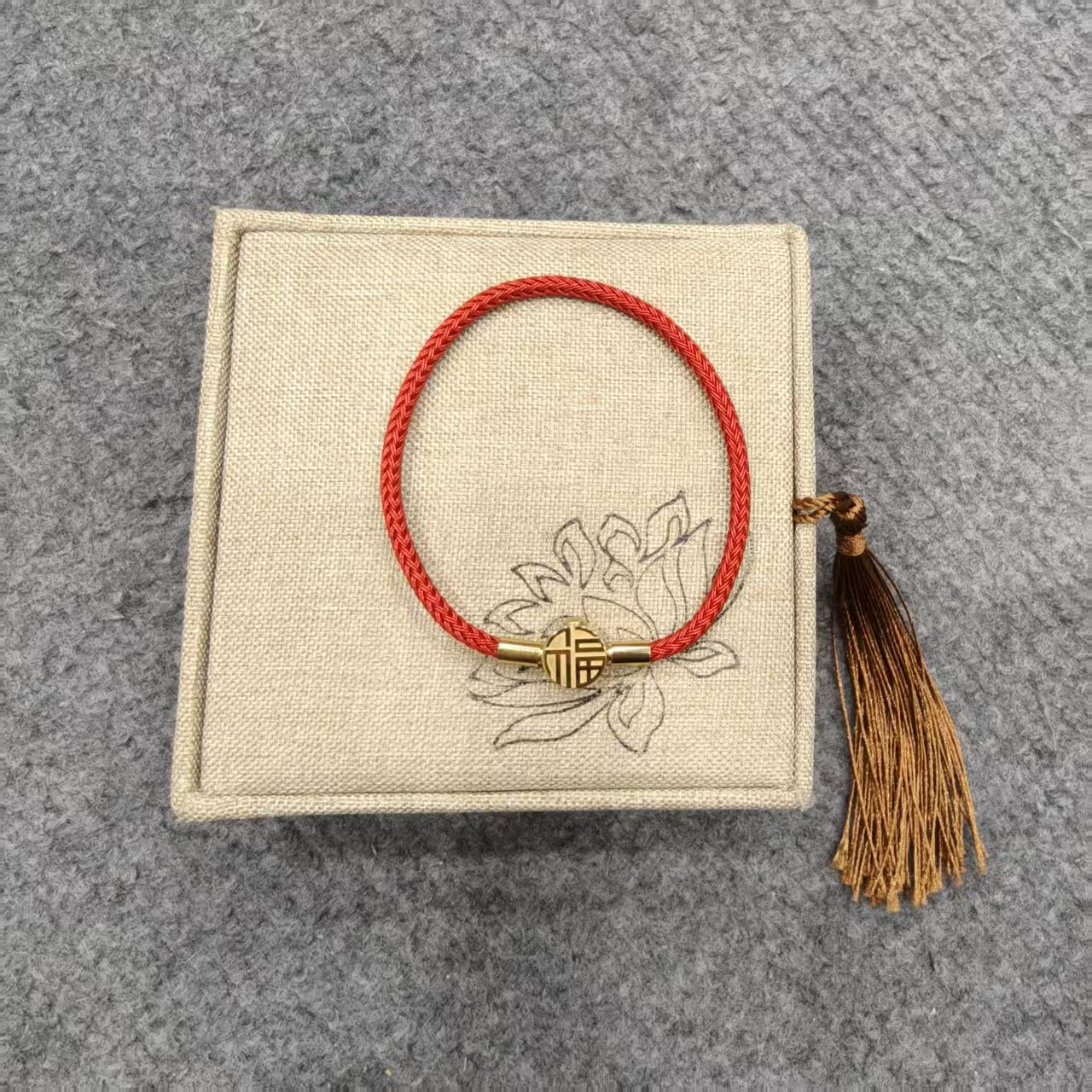 合金手链 红绳 手链  绳长18cm