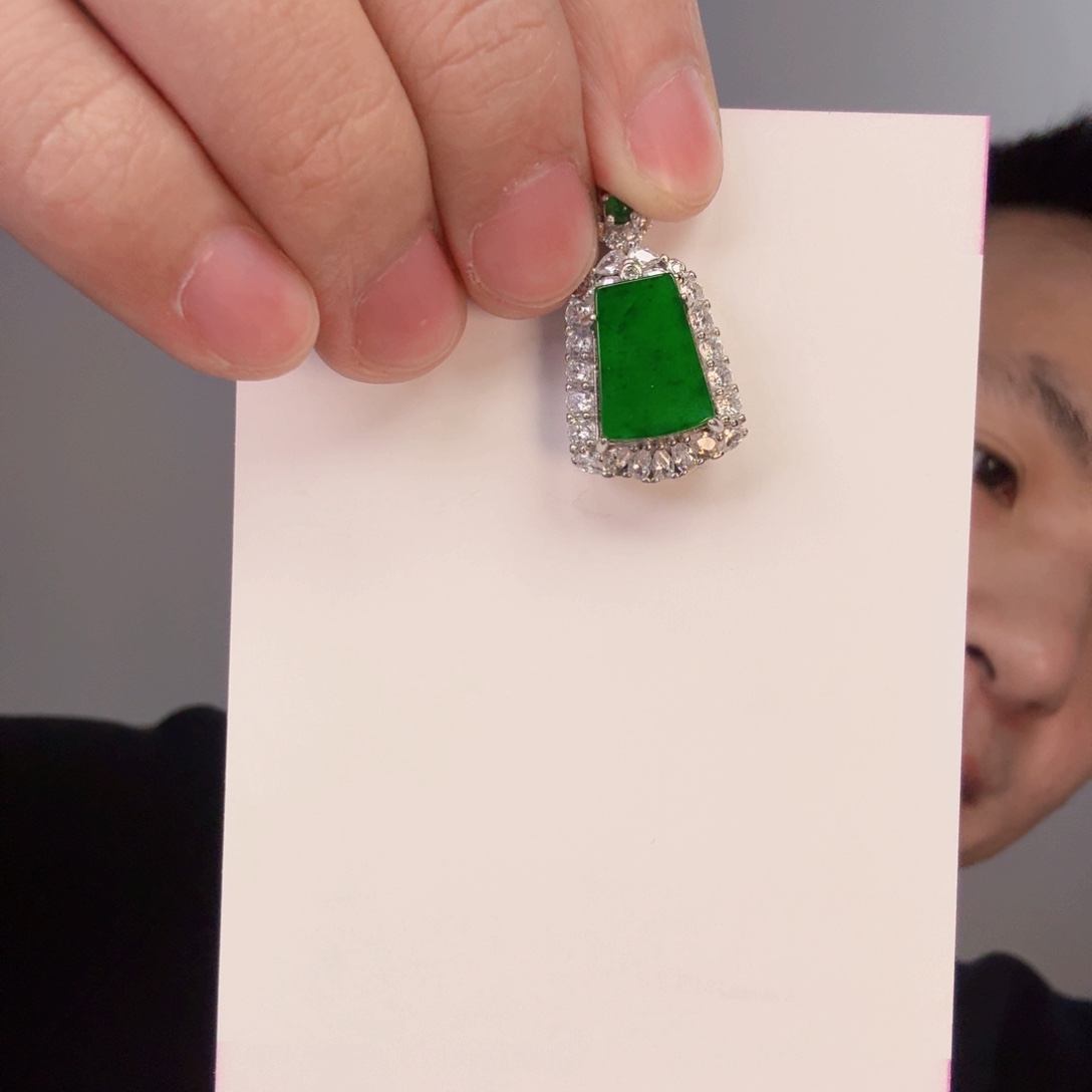 翡翠颈饰银S925镶嵌一件