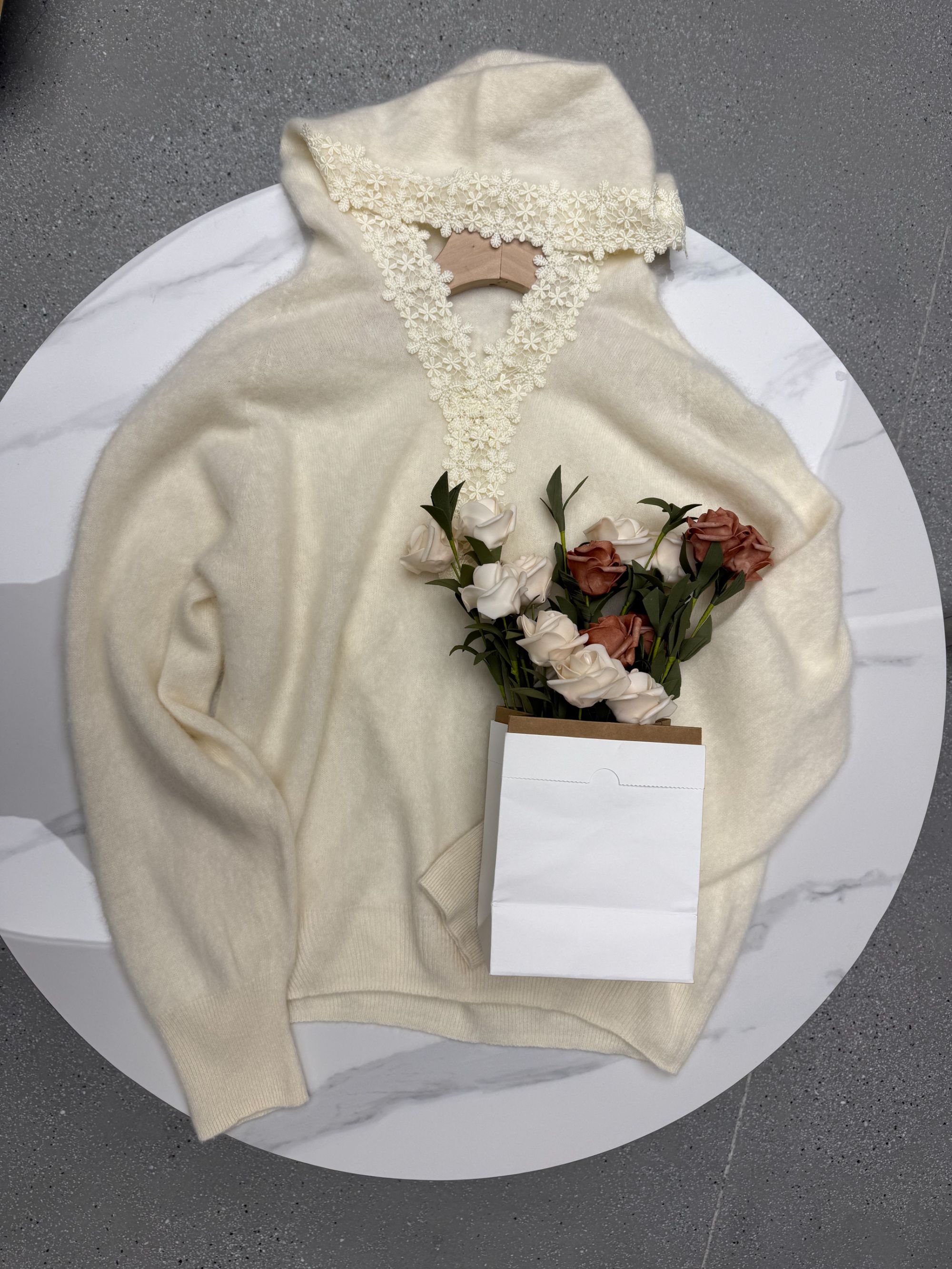 连帽开衫针织常规针织衫时尚打底长袖慵懒风毛针织衫网红白色轻奢