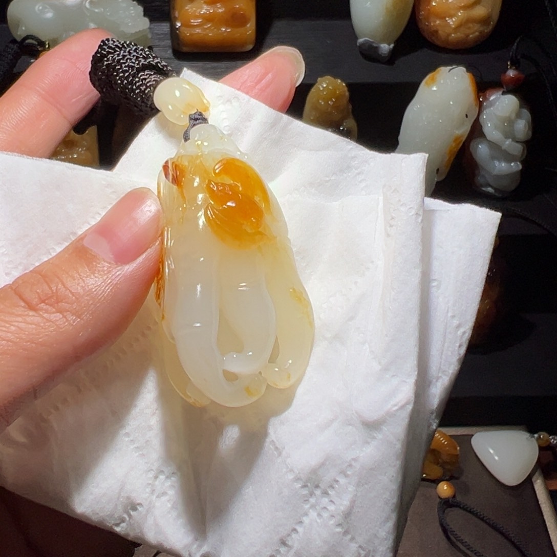 和田玉挂件未镶嵌《****》