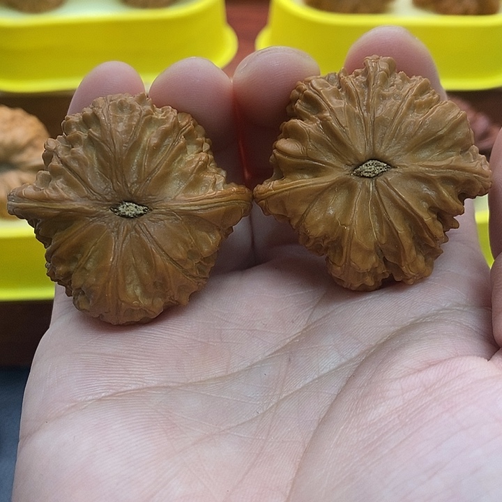 文玩核桃吊坠磨盘