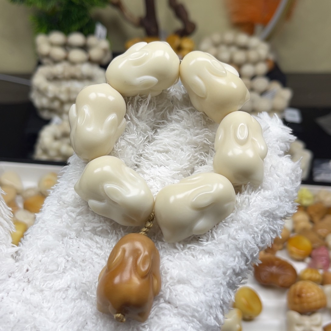 菩提根/象牙果吊坠2:9.70趴趴兔手捻