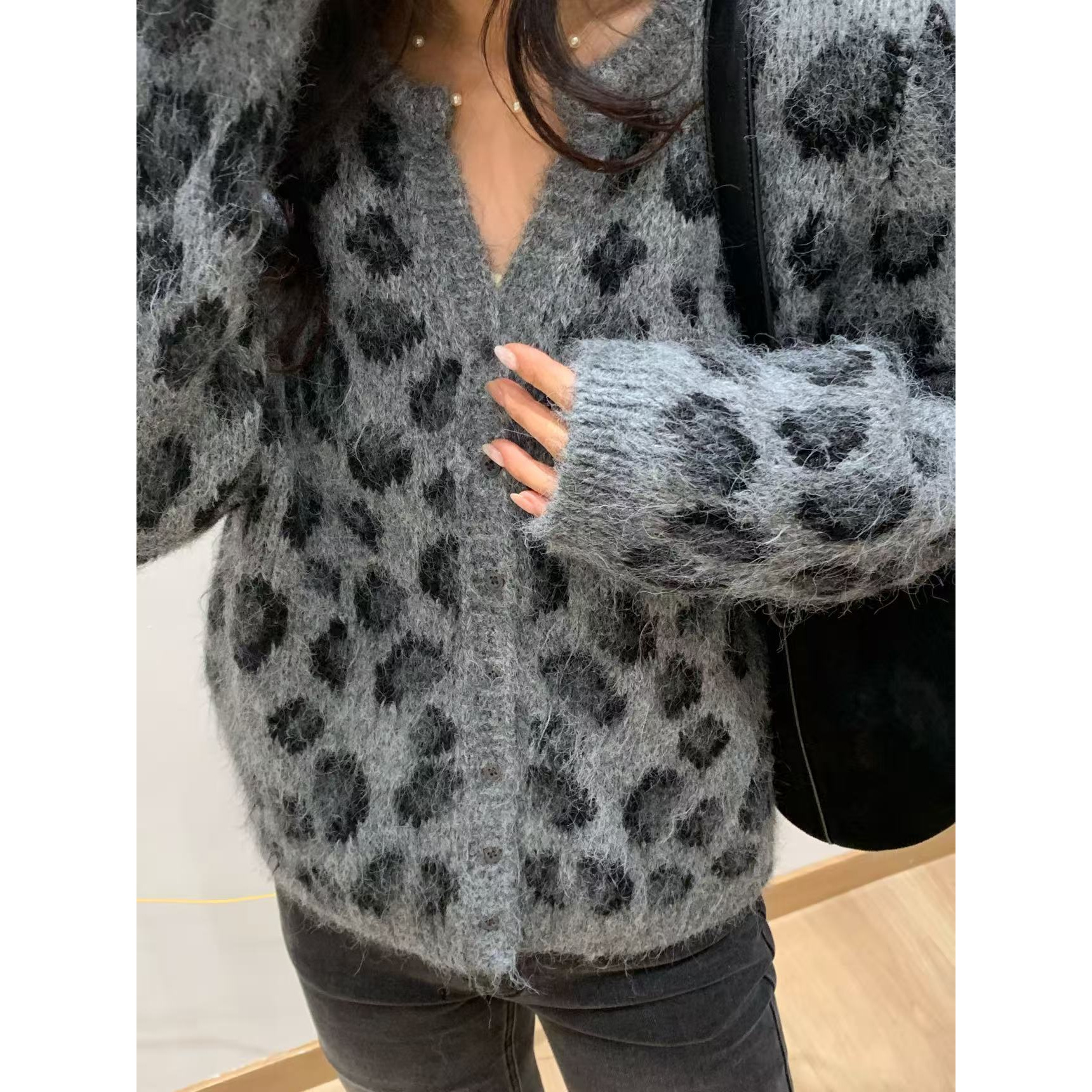 韩代.豹纹毛衣开衫 L25101739